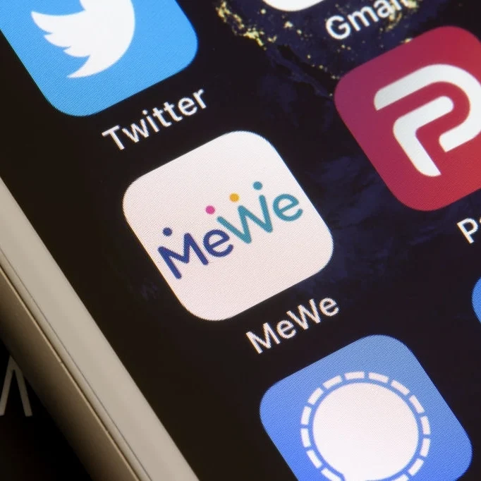 MeWe app review: a new private social network parents should know