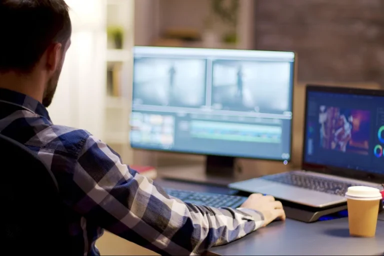 digital marketer using artificial intelligence for content creation